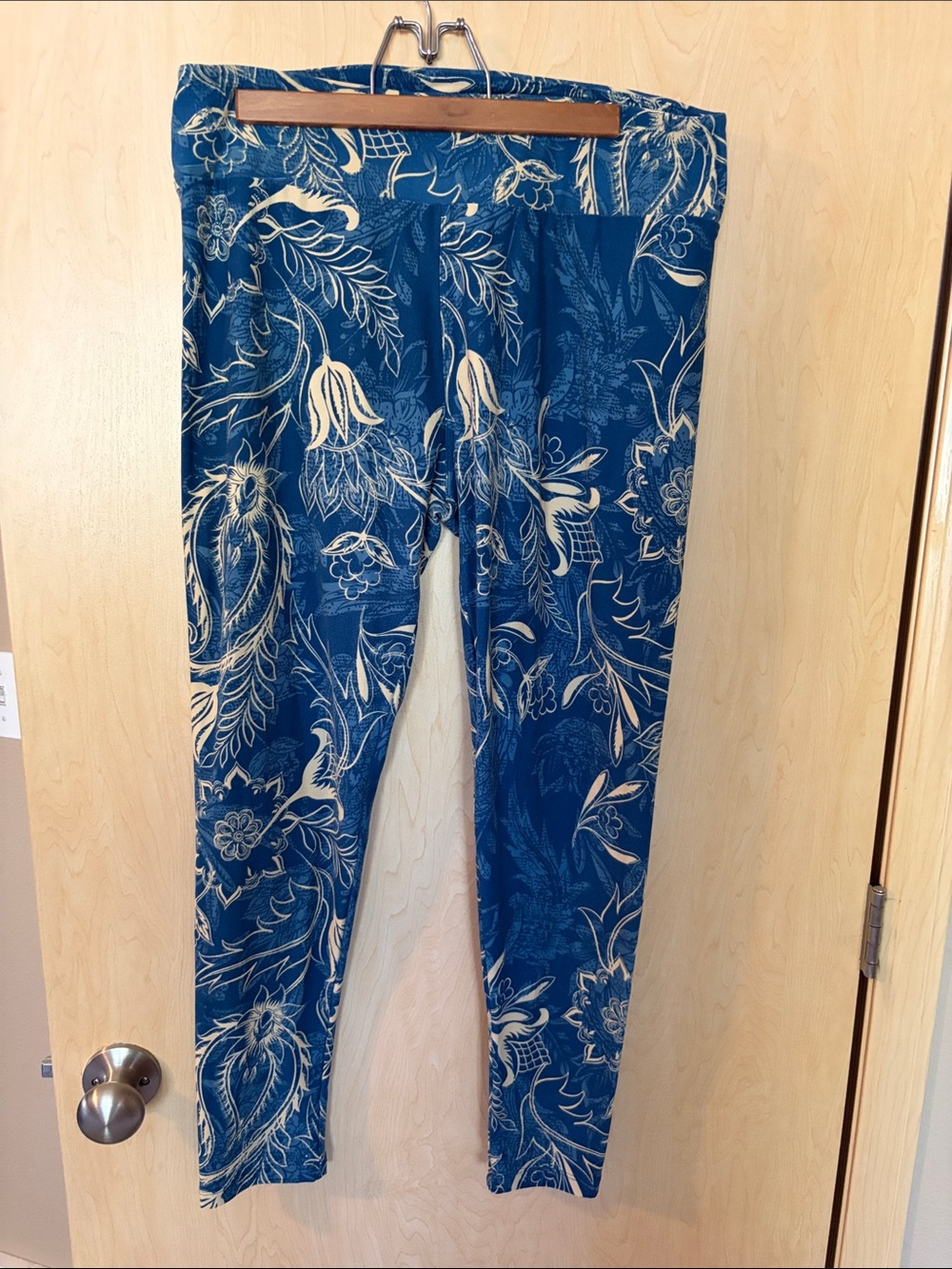 Lularoe Blue Floral Leggings